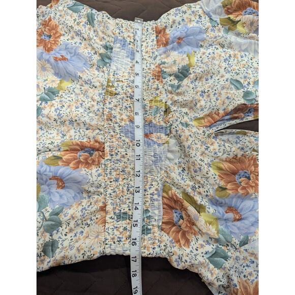 Flirty feminine blouse w/gold butterfly button accents, flutter sleeves, Meraki - Picture 8 of 8